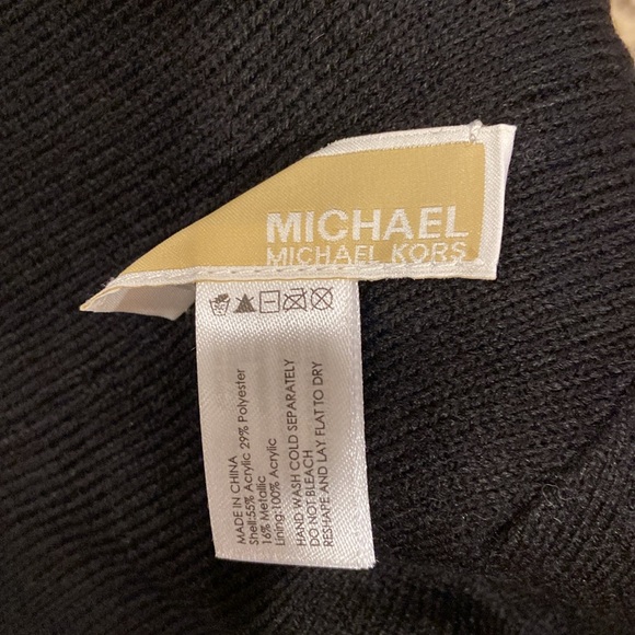 NWT MICHAEL KORS WOMEN’S REVERSIBLE METALLIC LEOPARD BEANIE - Picture 6 of 7